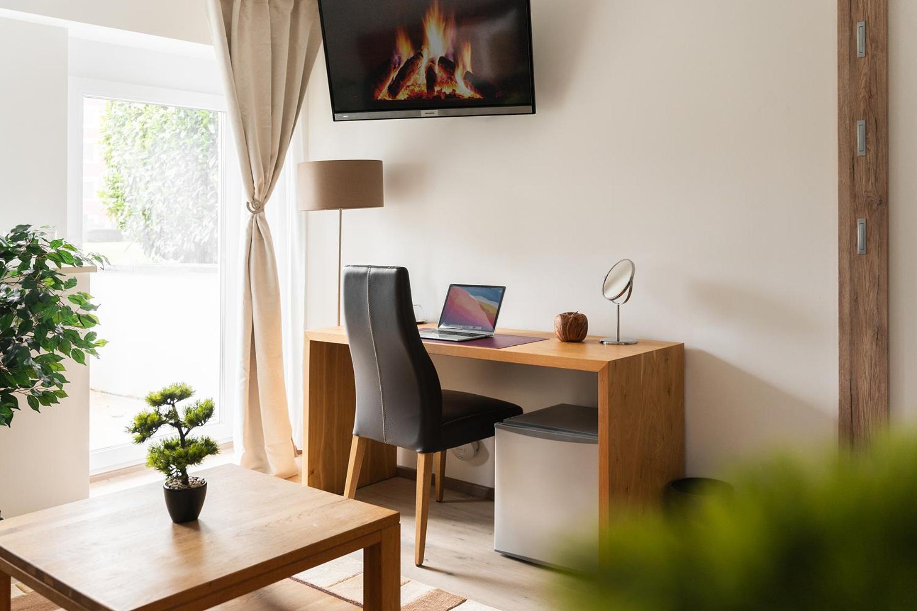 Hotel Vier Jahreszeiten Therme & Kliniken Bad Krozingen Naehe Freiburg & Schwarzwald Ideal Fuer Wellness Kur & Business Ausfluege 24H Check In- Wlan & Parken Gratis Exterior foto
