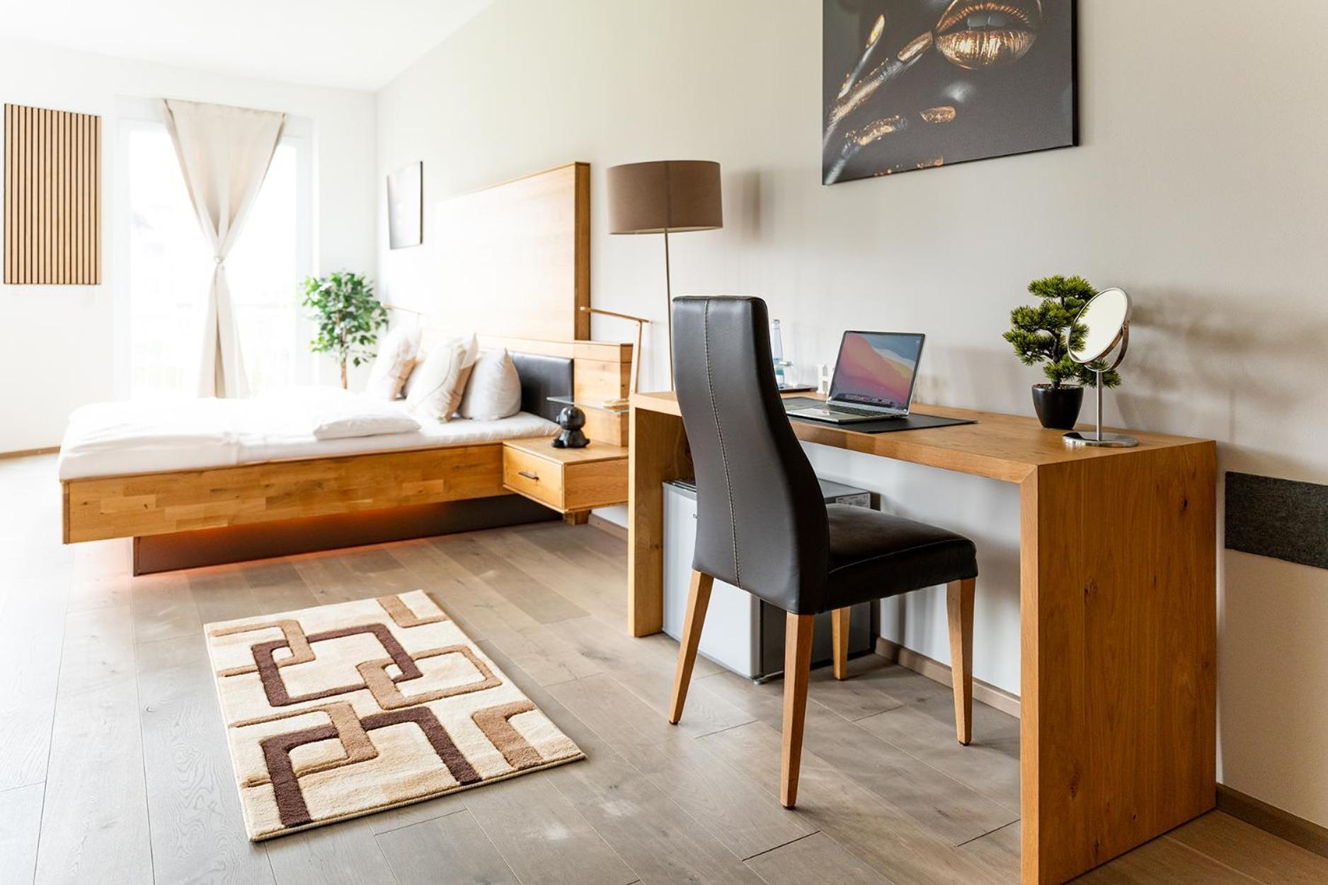 Hotel Vier Jahreszeiten Therme & Kliniken Bad Krozingen Naehe Freiburg & Schwarzwald Ideal Fuer Wellness Kur & Business Ausfluege 24H Check In- Wlan & Parken Gratis Exterior foto