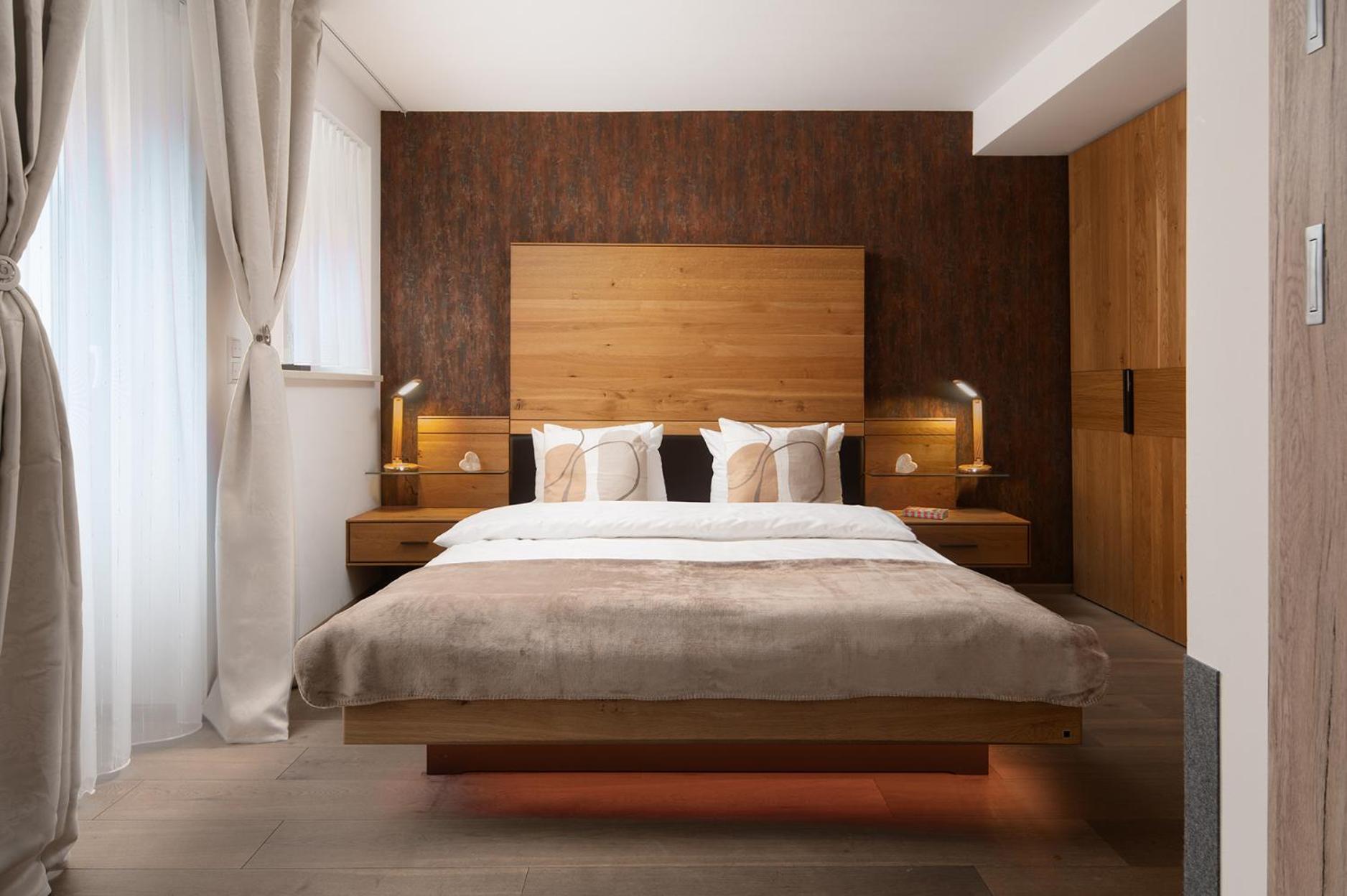 Hotel Vier Jahreszeiten Therme & Kliniken Bad Krozingen Naehe Freiburg & Schwarzwald Ideal Fuer Wellness Kur & Business Ausfluege 24H Check In- Wlan & Parken Gratis Exterior foto